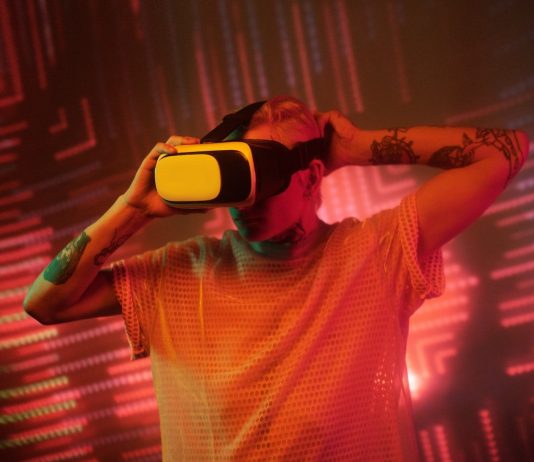 Game Changing Virtual Reality Console Hits the Market